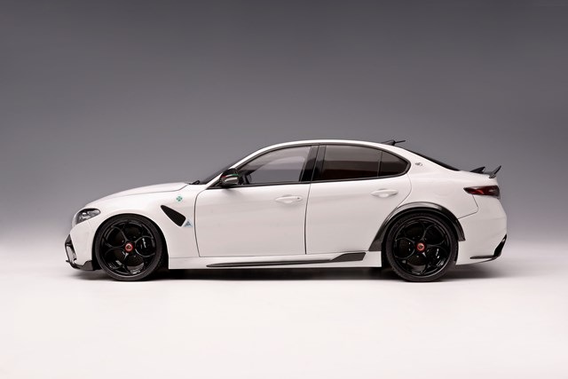 ���� M89003 MOTORHELIX 1/18 ����ե� ���ᥪ ����ꥢ GTA Bianco Trofed White