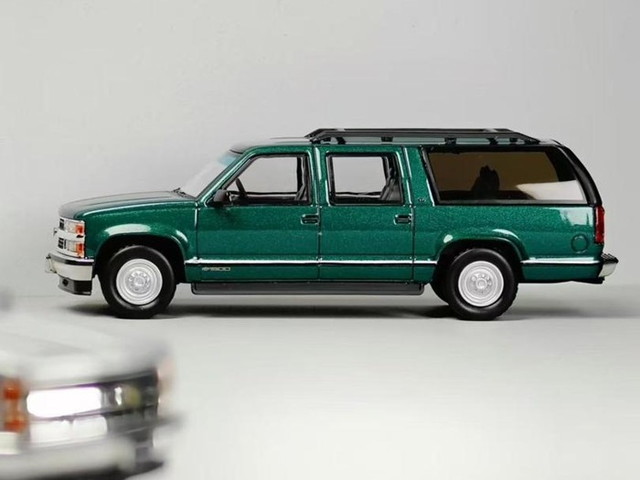 予約 Bliss 1/64 シボレー サバーバン SUV CHEVROLET SUBURBAN Island