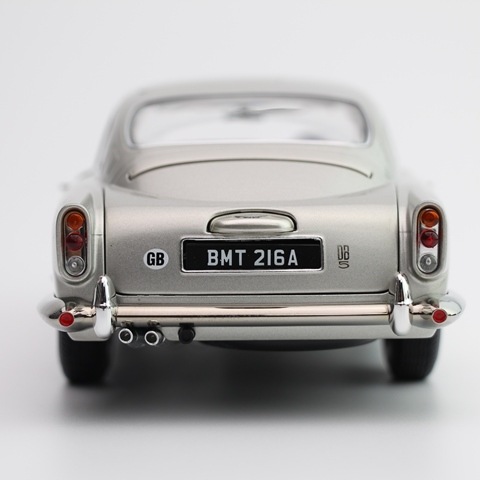 新品 8251033 XiaoGuang MODEL 1/18 アストンマーティン DB5 007