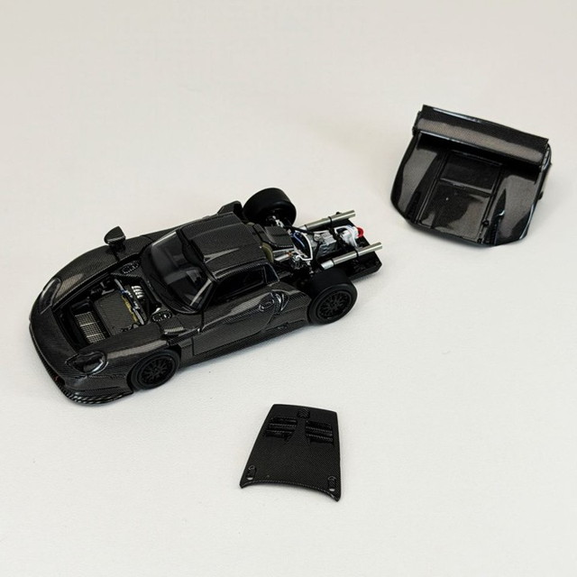 ͽ��  Transcend model 1/64  Porsche 911 GT1 24h LeMans 1997 Black Carbon Fiber Texture