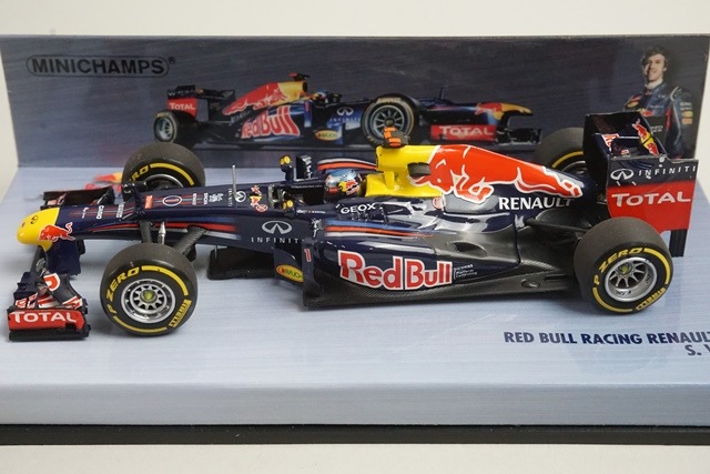 レッドブルー　レーシング　ルノー　1/18  ミニカー ミニカー】スパーク 1/18 Oracle RedBullRacing RB18 Winner