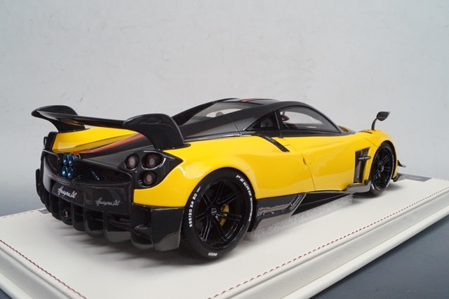 新品19B06-08 onemodel 1/18 パガーニ Huayra BC ※特別パッケージ仕様