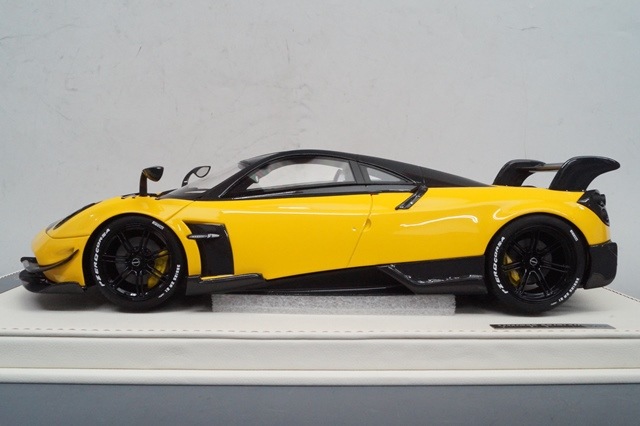 新品19B06-08 onemodel 1/18 パガーニ Huayra BC ※特別パッケージ仕様