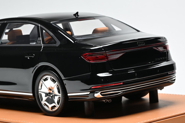 予約 Vehicle Art 1/18 アウディ ホルヒ Audi A8L Horch Legendary