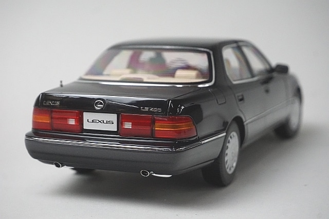 新品 8230811B XiaoGuang MODEL 1/18 レクサス LS400 1993