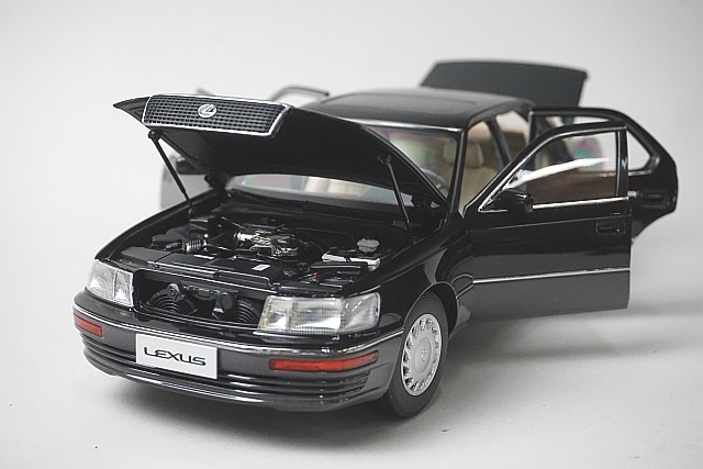 新品 8230811B XiaoGuang MODEL 1/18 レクサス LS400 1993