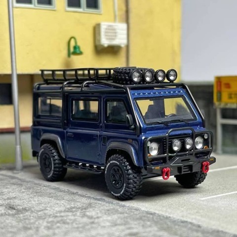 ミニカー 4R-716 Master 1/64 LAND ROVER Defender Lots of