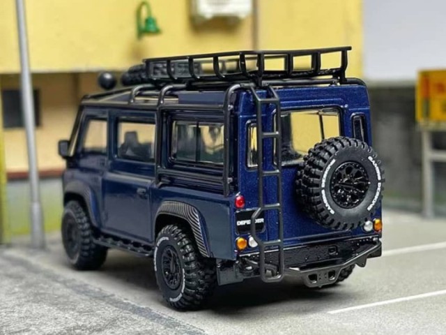 送料無料◆2025新品  予約 バン ディフェンダー ランドローバー 1/64 Master ミニカー