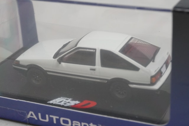 新品 20031 オートアート 1/64 トヨタ スプリンター トレノ (AE86