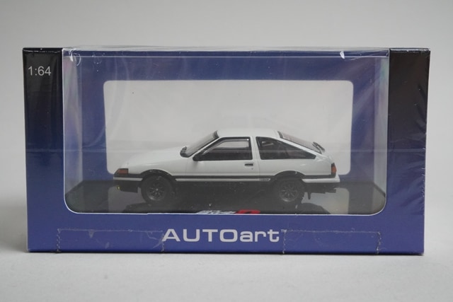 オートアート　/ 1/18スケール　/ AE86 / フルノーマル AUTOart 1/18 トヨタ スプリンター トレノ (AE86) 『頭文字 D
