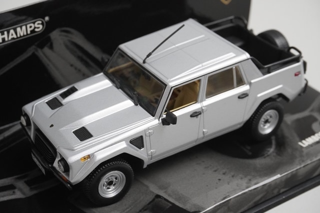 1/43 ミニチャンプス 436103370 ランボルギーニ LM002 1984