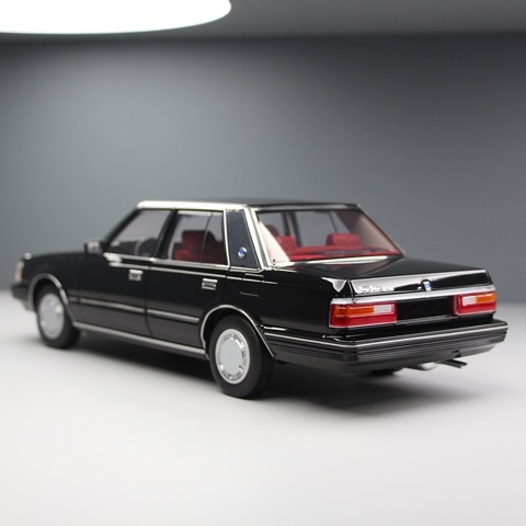 予約 8250612B-1 XiaoGuang MODEL 1/18 トヨタ クラウン MS122