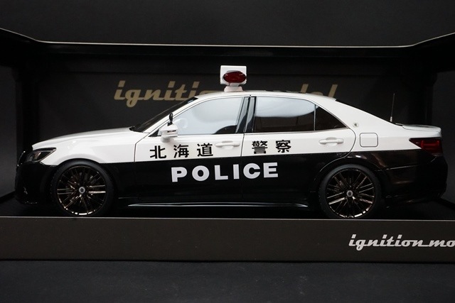 1/18 イグニッションモデル IG2192 トヨタ Crown (GRS214