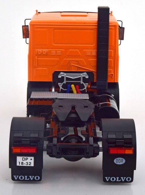 新品 RK180035 ROAD KINGS 1/18 ボルボ F10 1977orange/black