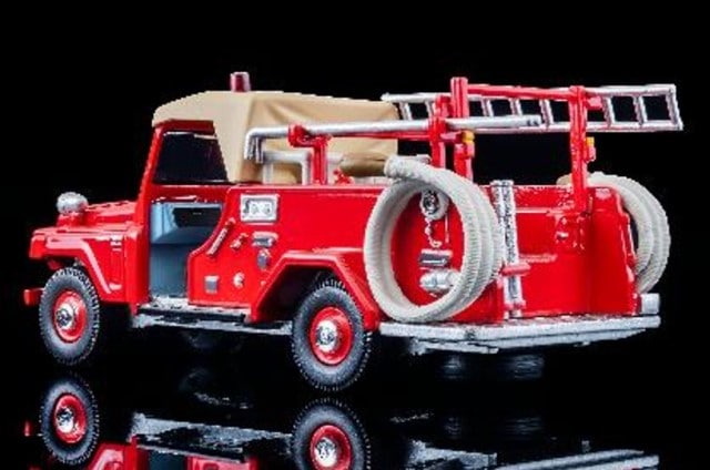 【新品】TOMICA LIMITED VINTAGE日産パトロールポンプ消防車。 トミカリミテッドヴィンテージ LV－31c 日産 パトロール ポンプ