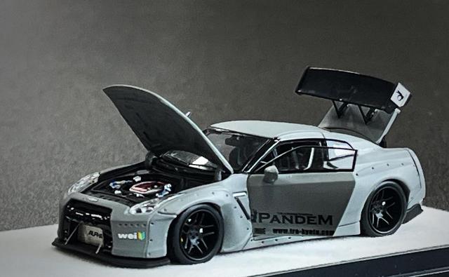 新品 PGM-640703 PGM 1/64 Rocket Bunny R35 フル開閉モデル Combat