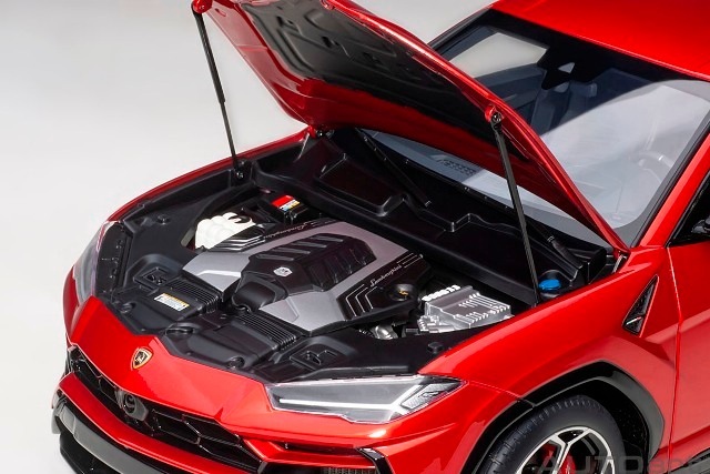 新品 79170 オートアート 1/18 ランボルギーニ ウルス （パール