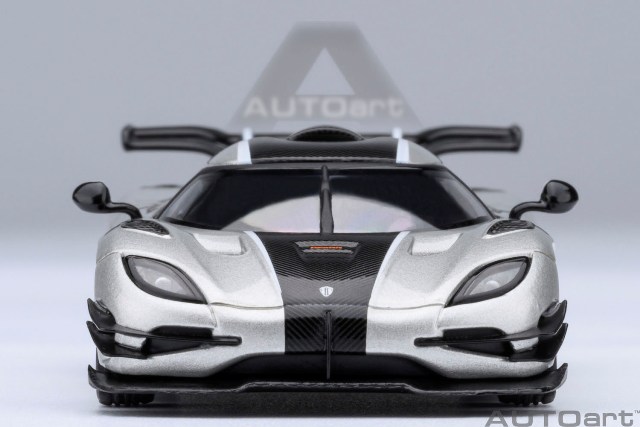 世界限定999台 vmb 1/64 ケーニグセグ one:1 シルバー 世界限定999台 vmb 1/64 ケーニグセグ one:1 シルバー - メルカリ