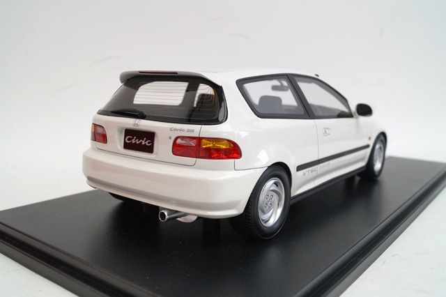 ホンダ CIVIC ミニカー ホワイト1/18 Amazon.com: Solido 1:18 Honda Civic (EG6) White 1991 : Arts