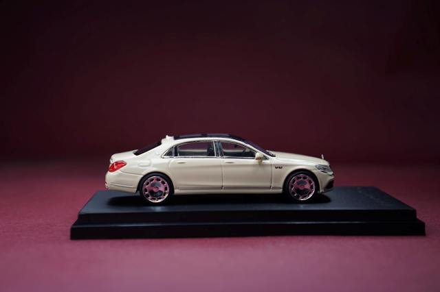 新品未開封 メルセデス マイバッハ 1/64ミニカー Maybach62 ベンツ 世界限定699台‼️】1/64 マイバッハ Maybach62 Amazon.co.jp