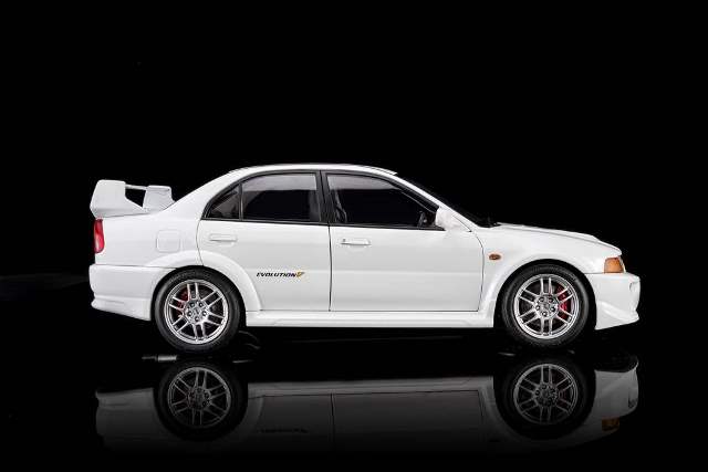 ͽ�� M84101 �⡼�����إ�å��� 1/18 ��ɩ Lancer Evolution V GSR Scotia White