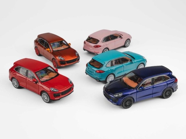 予約 DM Model 1/64 ポルシェ カイエン ターボ Porsche cayenne Turbos