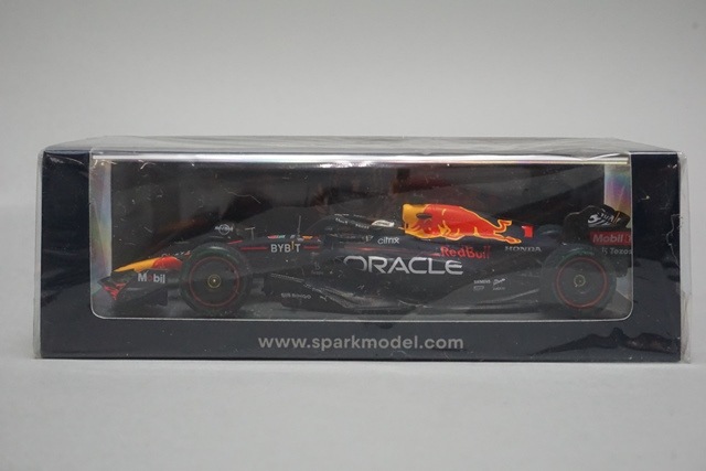 新品 S8551 スパーク 1/43 Oracle Red Bull Racing RB18 #1 優勝