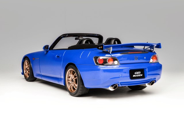 新品 M85121 モーターヘリックス 1/18 ホンダ Honda S2000 (AP2) 無限