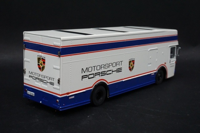 1/43 Premium ClassiXXs 12205 Mercedes-Benz Track Transporter