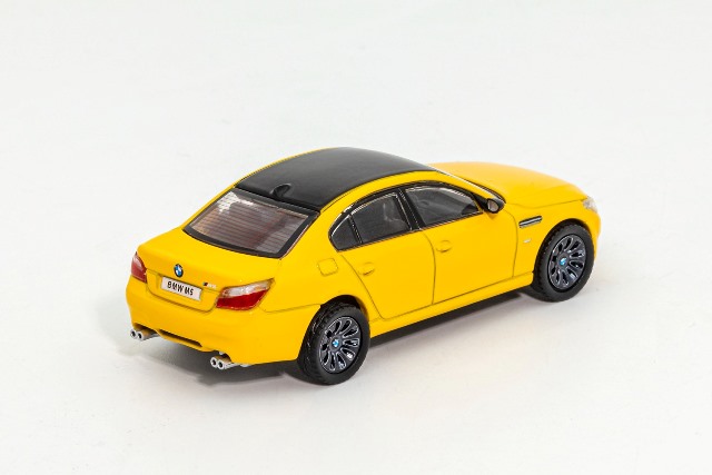 新品 LL-040-217 Shadow 1/64 M5 (E60) Racing Yellow (LHD