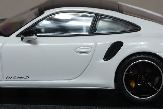 1/43 ミニチャンプス WAX20130026 ディーラー特注 ポルシェ 911 ターボ