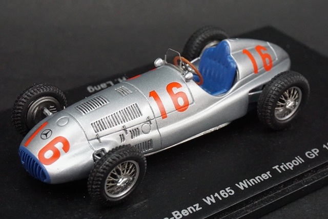 1/43スパーク S1033 メルセデスベンツ W165 トリポリ GP 1939 ＃16
