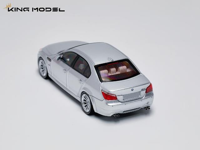 新品 KING MODEL 1/64 BMW M5 E60 セダン Silver, Boost Gear
