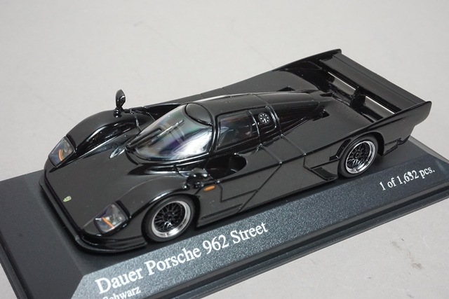 1/43 ミニチャンプス 430064002 ダウアー ポルシェ 962 ストリート