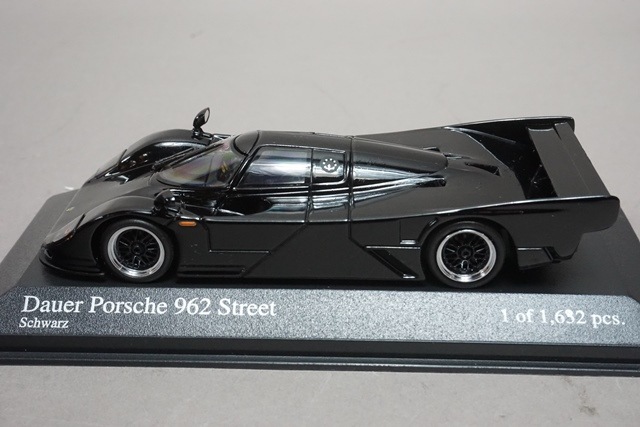 1/43 ミニチャンプス 430064002 ダウアー ポルシェ 962 ストリート