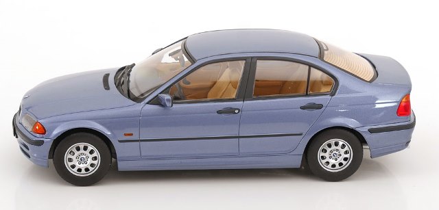 BMW E46 3シリーズ ミニカー 1/18 ディーラーモデル BMW E46 3シリーズ ミニカー 1/18 ディーラーモデル