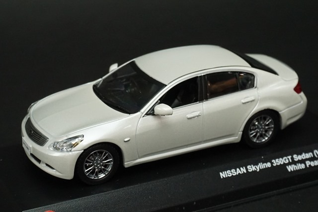 1/43 日産 スカイライン セダン 350GT SKYLINE V36 ディーラー