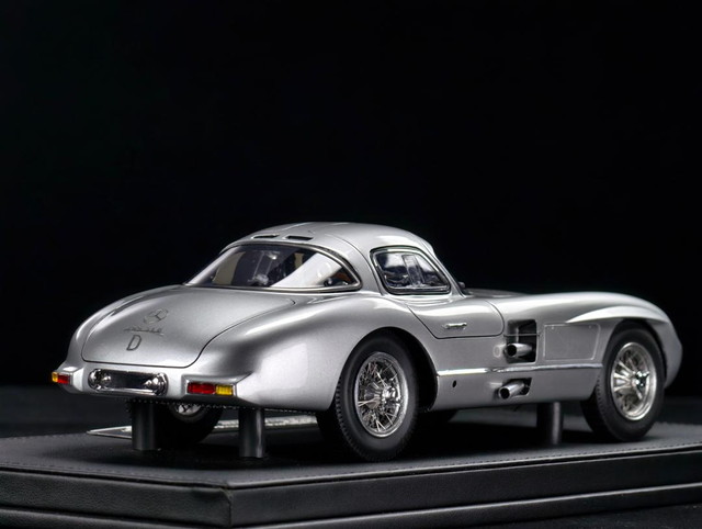 予約 V8 MODEL 1/18 メルセデス ベンツ Benz 300SLR Silver+Blue