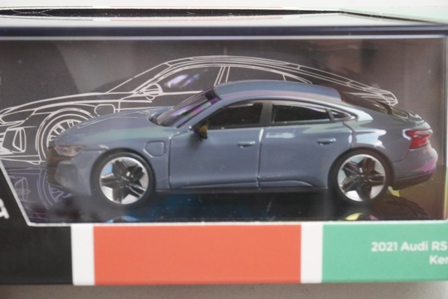 新品 PA-55333 PARA64 1/64 アウディ RS e-tron GT 2021 ケモラグレー