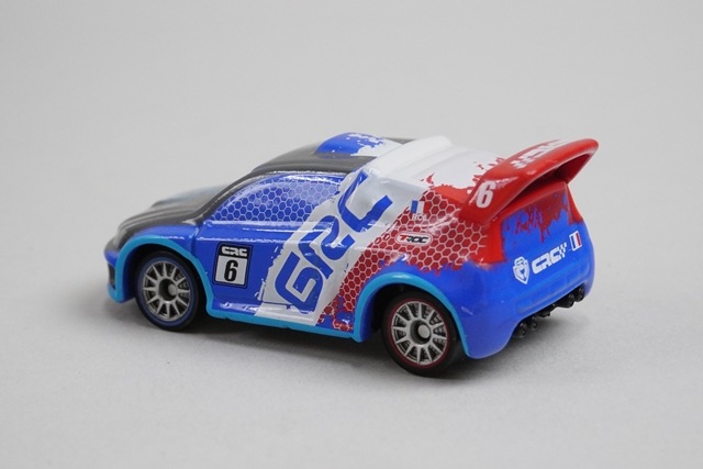 トミカ カーズ ラウール・サルール (カーボンレーサータイプ), Boost