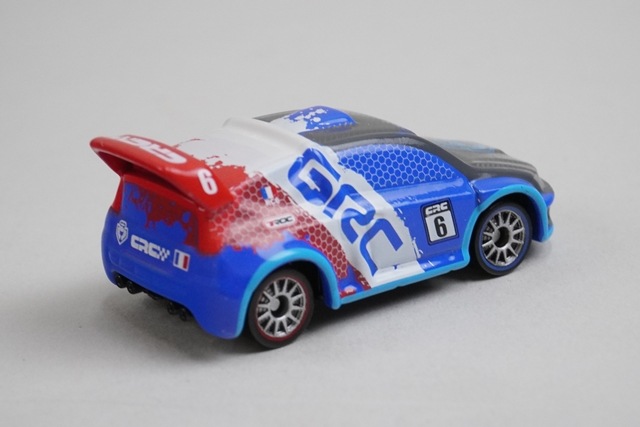 トミカ カーズ ラウール・サルール (カーボンレーサータイプ), Boost
