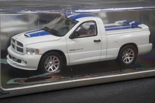 1/43 スパーク S0866 ダッジ ラム SRT-10 Commemorative Edition 2005