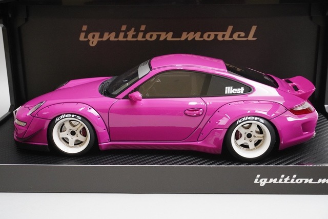 1/18 �����˥å�����ǥ� IG3250 RWB 997 �ԥ�