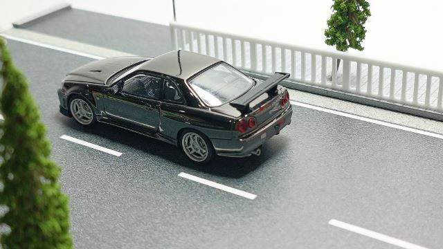 ͽ��  ��ǥ륳�쥯�� 1/64  �������饤�� SKYLINE R34 V-SPEC Chrome Gunmetal Gray
