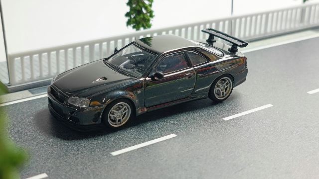 ͽ��  ��ǥ륳�쥯�� 1/64  �������饤�� SKYLINE R34 V-SPEC Chrome Gunmetal Gray