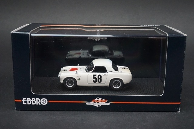 Amazon.co.jp: MINICHAMPS 1/43 シャパラル 2D ニュルブルク