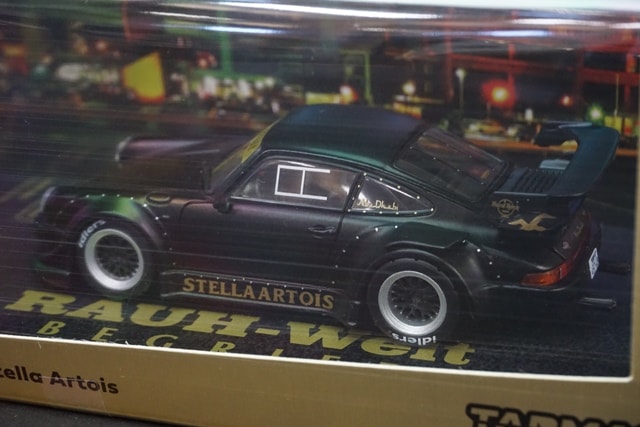 1/43 Tarmac Works T43-013-MB RWB 930 Stella Artois, Boost