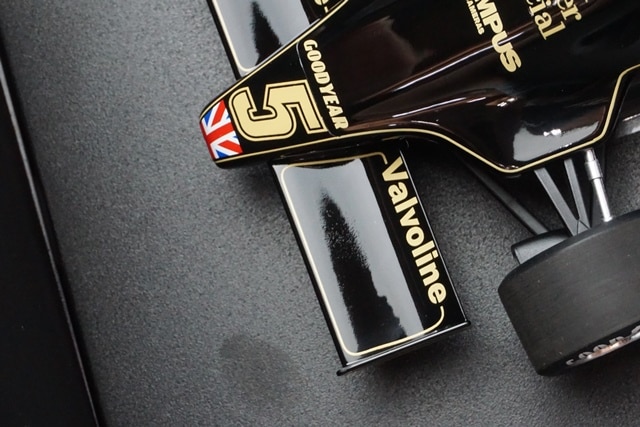 1/18 ミニチャンプス 100780005 ロータス フォード 79 ワールド