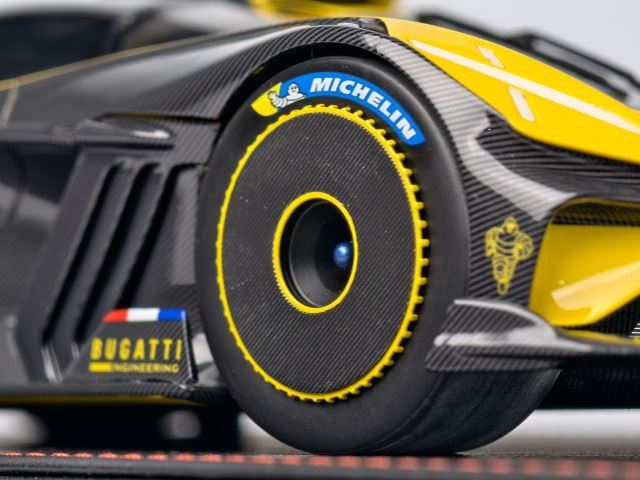 Bugatti イエロー 1/18スケールミニカー マイスト Bugatti Mistral Yellow 1/18 Maisto 全国送料無料