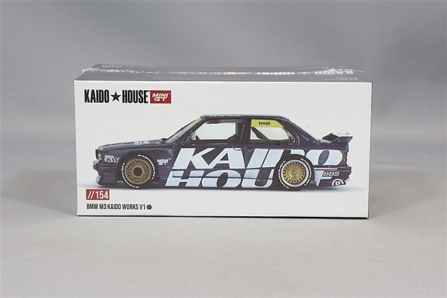 新品 KHMG154 TSM MINI-GT 1/64 BMW M3 (E30) Kaido Works V1 (左
